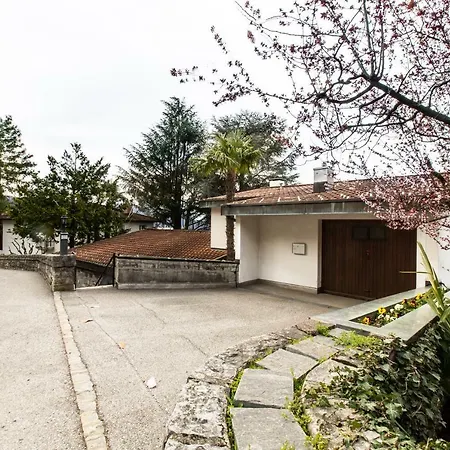 Suvigliana Villa *